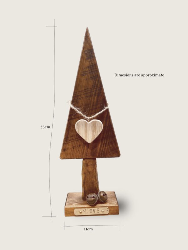A love tree ornament with dimensions